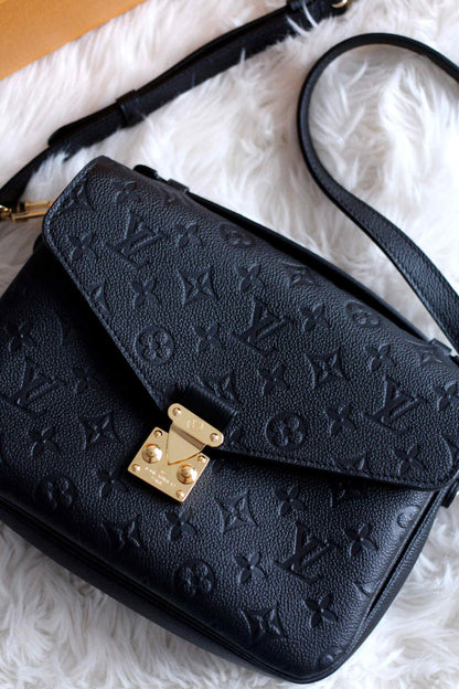 Louis Vuitton Pochette Metis Bag