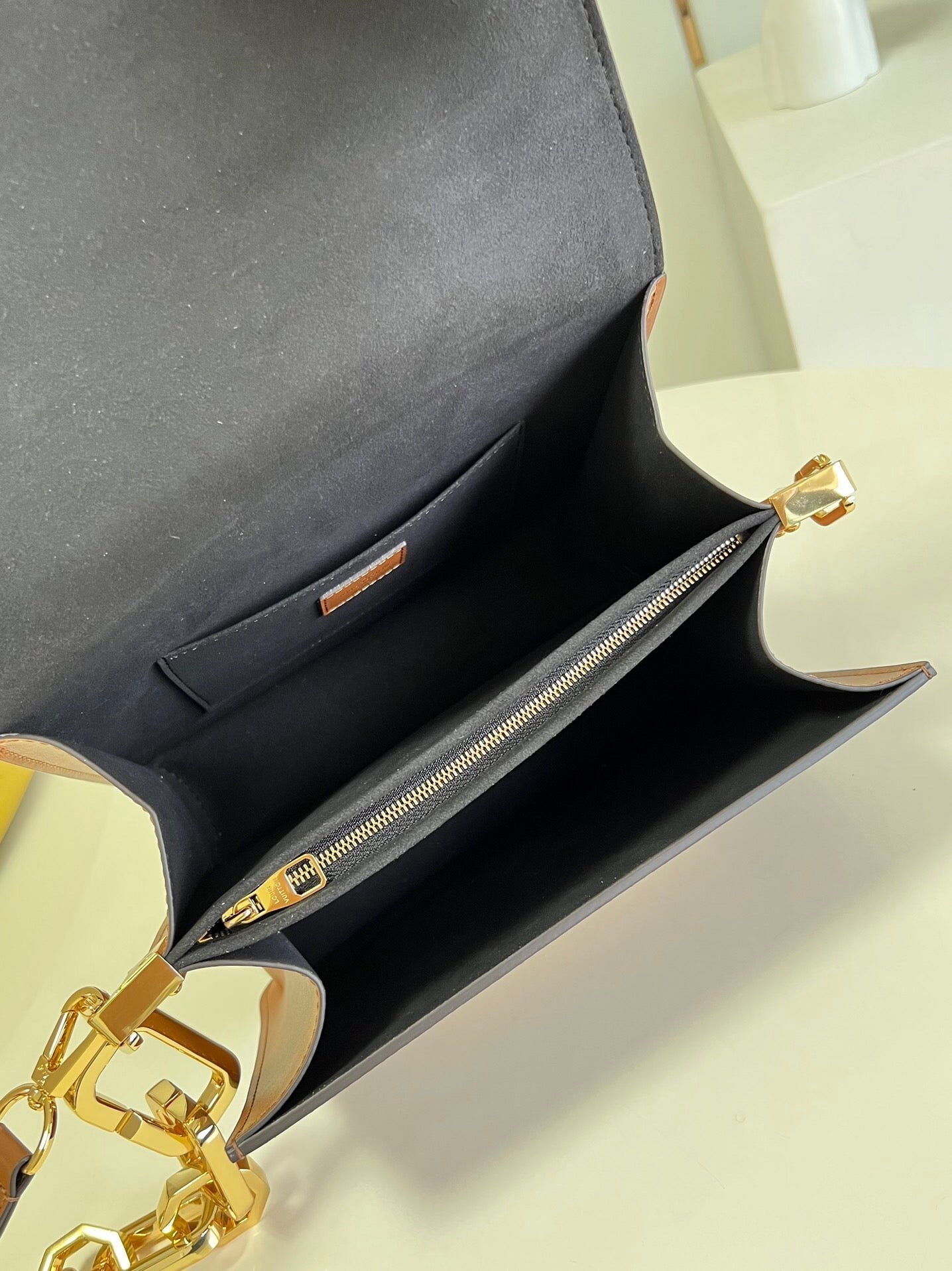 Louis Vuitton Dauphine Bag 25cm M46537
