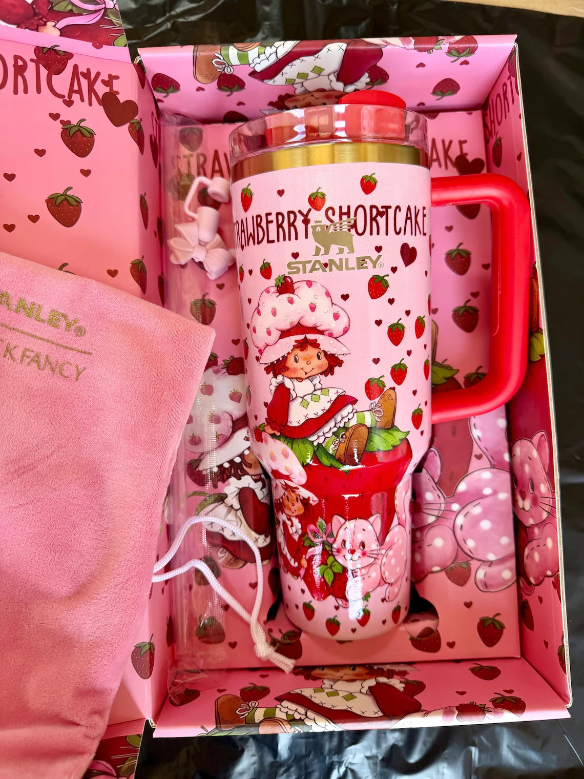 Strawberry shortcake 40oz Stanley tumbler